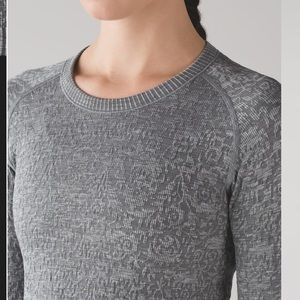 Lululemon restless pullover. Heathered Gray. So 4